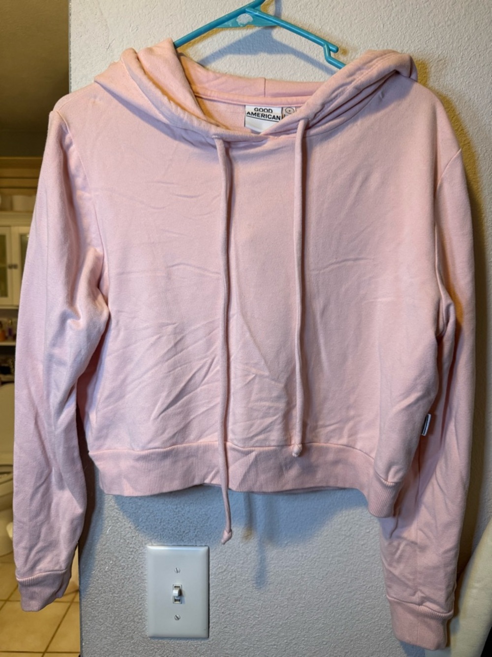 Good American Light Pink Cropped Hoodie with Drawstring